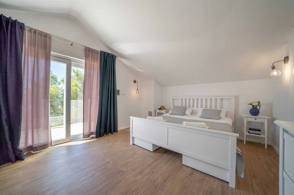 Mediterranean Villa with Sea Views in Sumartin