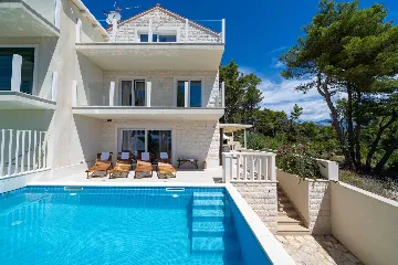 Mediterranean Villa with Sea Views in Sumartin