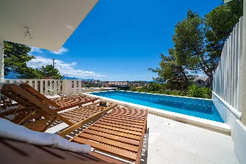 Mediterranean Villa with Sea Views in Sumartin