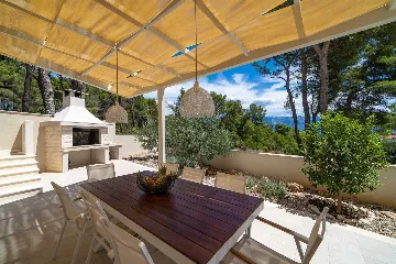 Mediterranean Villa with Sea Views in Sumartin