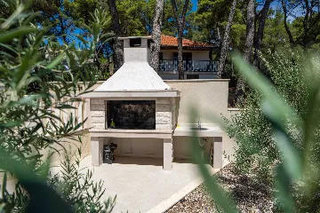 Mediterranean Villa with Sea Views in Sumartin