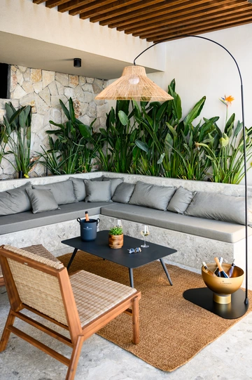 Sea-View 5-Bedroom Villa in Zaton for 10