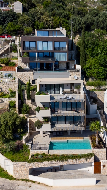 Sea-View 5-Bedroom Villa in Zaton for 10