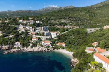 Sea-View 5-Bedroom Villa in Zaton for 10