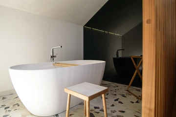 Sea-View 5-Bedroom Villa in Zaton for 10