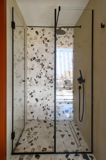 Sea-View 5-Bedroom Villa in Zaton for 10