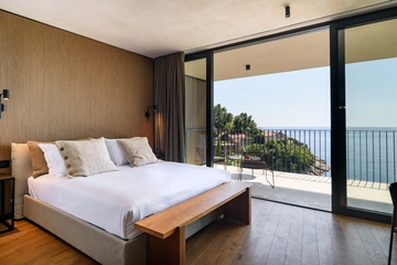 Sea-View 5-Bedroom Villa in Zaton for 10