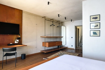 Sea-View 5-Bedroom Villa in Zaton for 10