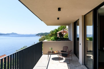 Sea-View 5-Bedroom Villa in Zaton for 10