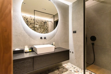 Sea-View 5-Bedroom Villa in Zaton for 10