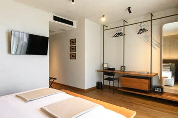 Sea-View 5-Bedroom Villa in Zaton for 10