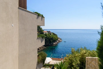Sea-View 5-Bedroom Villa in Zaton for 10