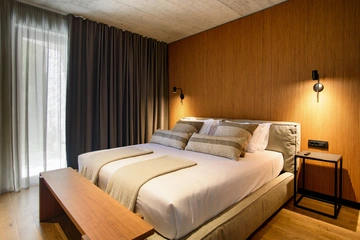 Sea-View 5-Bedroom Villa in Zaton for 10