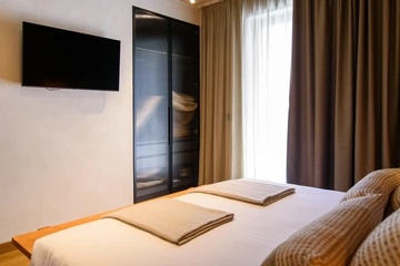 Sea-View 5-Bedroom Villa in Zaton for 10