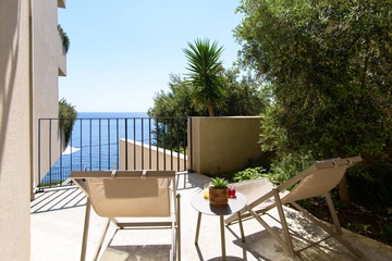 Sea-View 5-Bedroom Villa in Zaton for 10