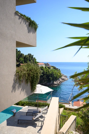 Sea-View 5-Bedroom Villa in Zaton for 10