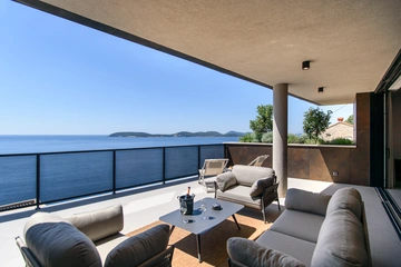 Spacious 4-Bedroom Villa in Zaton