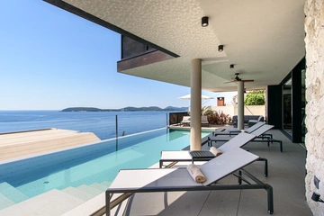 Spacious 4-Bedroom Villa in Zaton