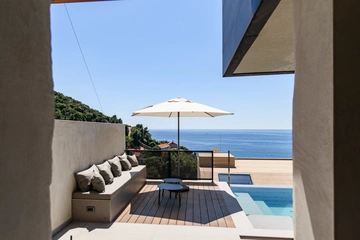 Spacious 4-Bedroom Villa in Zaton