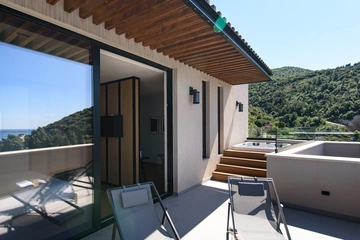 Spacious 4-Bedroom Villa in Zaton