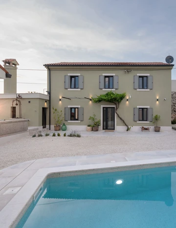 4-Bedroom Villa in Rudani for 8 Guests