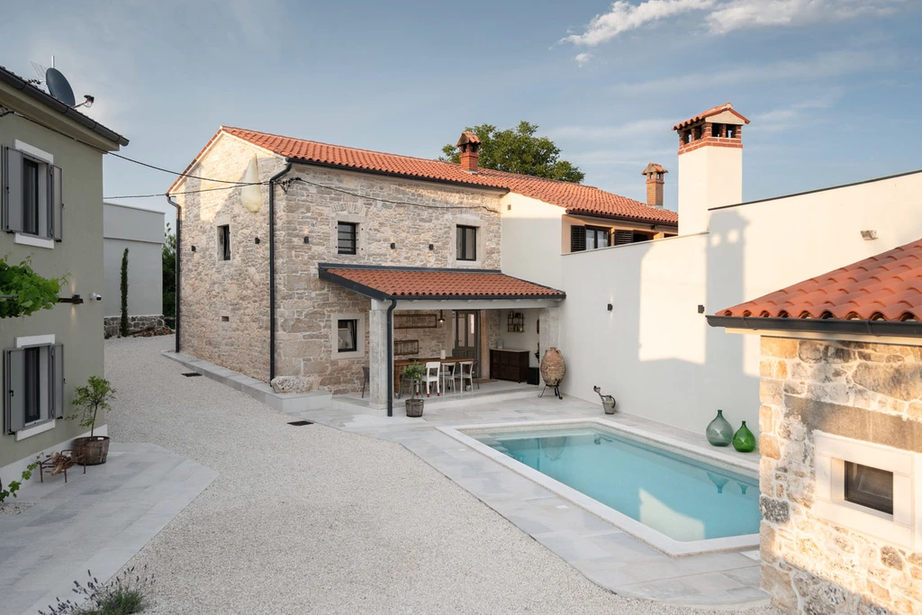 4-Bedroom Villa in Rudani for 8 Guests