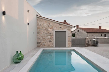 4-Bedroom Villa in Rudani for 8 Guests