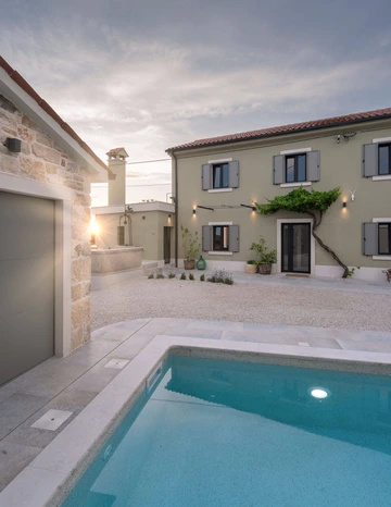 4-Bedroom Villa in Rudani for 8 Guests