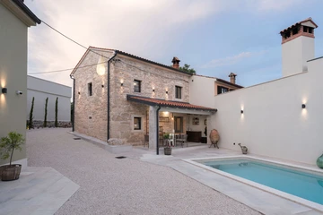 4-Bedroom Villa in Rudani for 8 Guests