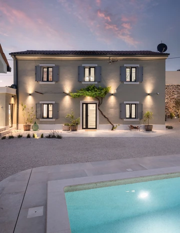 4-Bedroom Villa in Rudani for 8 Guests