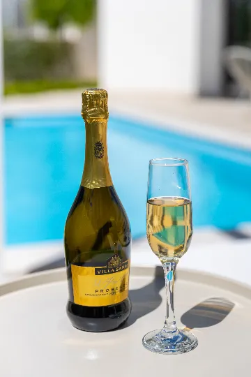 3-Bedroom Villa in Linardici for 6 Guests