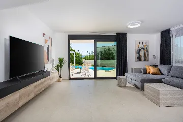 3-Bedroom Villa in Linardici for 6 Guests