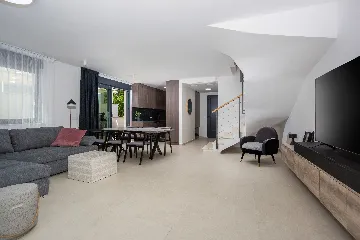 3-Bedroom Villa in Linardici for 6 Guests
