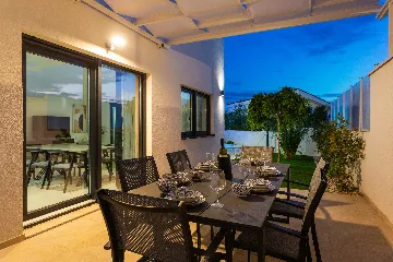 3-Bedroom Villa in Linardici for 6 Guests