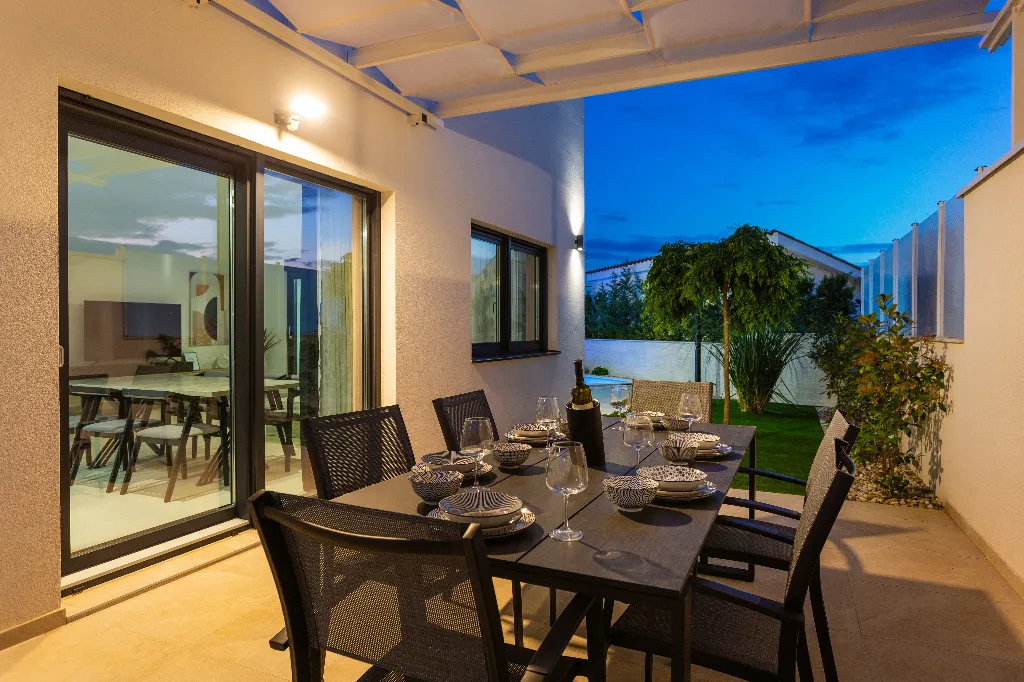 3-Bedroom Villa in Linardici for 6 Guests