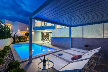 3-Bedroom Villa in Linardici for 6 Guests