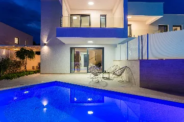 3-Bedroom Villa in Linardici for 6 Guests