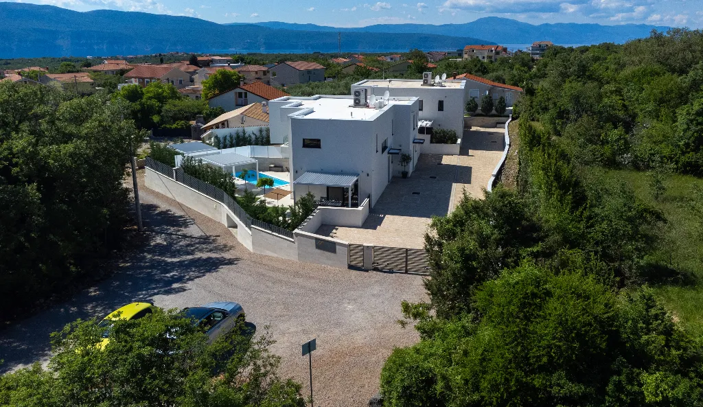 3-Bedroom Villa in Linardici for 6 Guests
