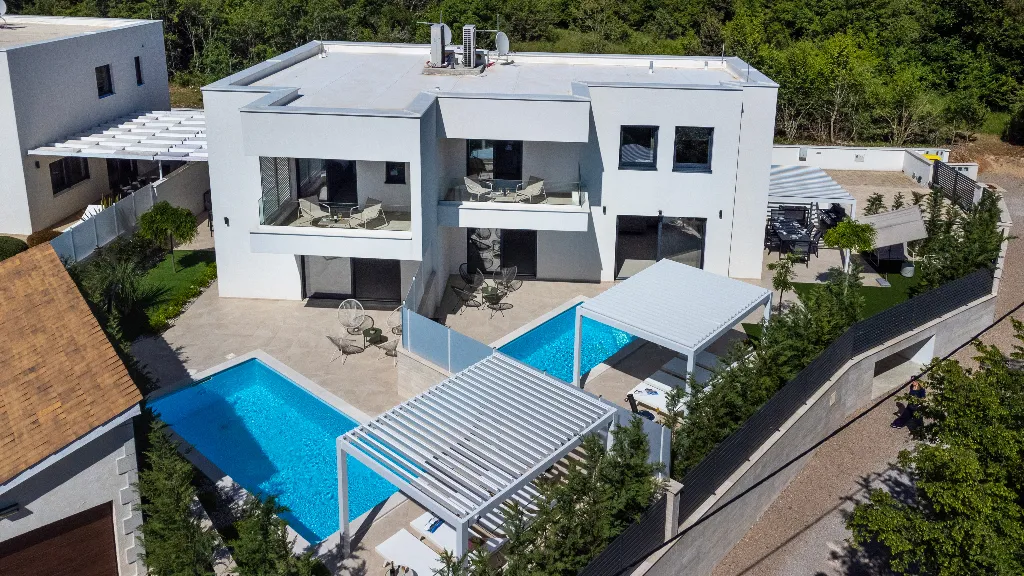 3-Bedroom Villa in Linardici for 6 Guests