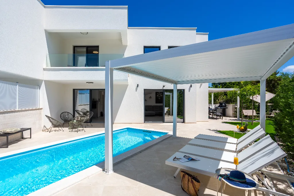 Villa with Private Pool in Linardici, Croatia