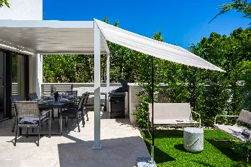 Villa with Private Pool in Linardici, Croatia