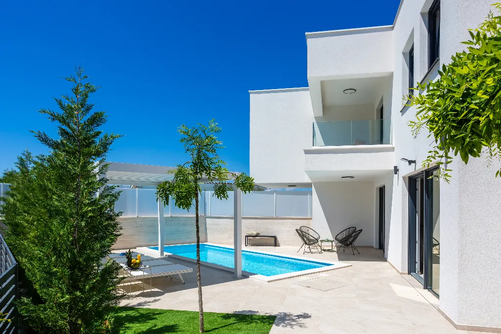 Villa with Private Pool in Linardici, Croatia
