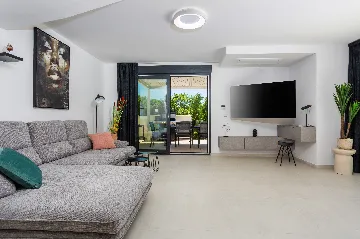 Villa with Private Pool in Linardici, Croatia