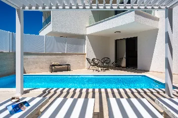 Villa with Private Pool in Linardici, Croatia