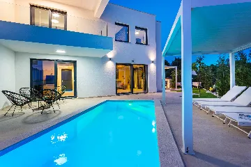 Villa with Private Pool in Linardici, Croatia