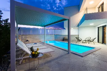 Villa with Private Pool in Linardici, Croatia