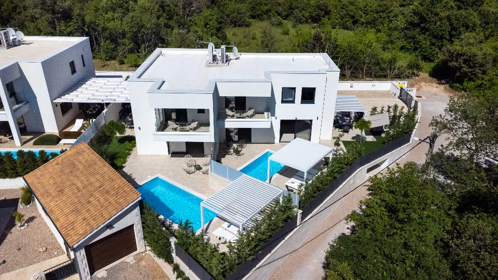 Villa with Private Pool in Linardici, Croatia