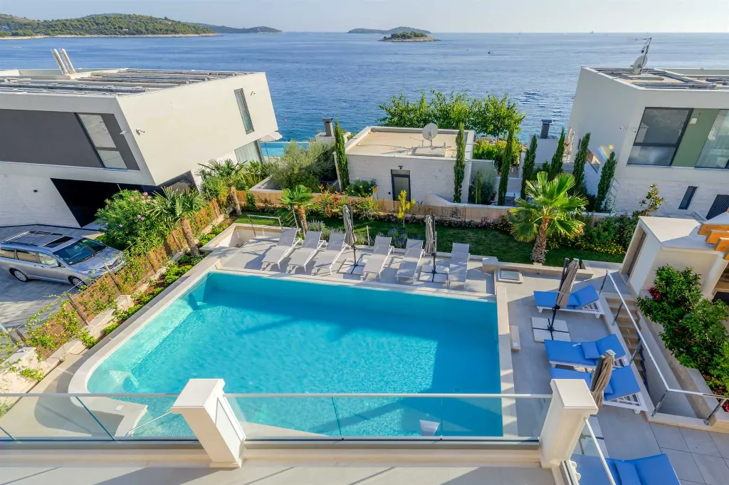 5-Bedroom Villa in Rogoznica with Heated Pool