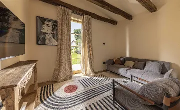 4-Bedroom Villa with Heated Pool in Sveti Petar u Šumi