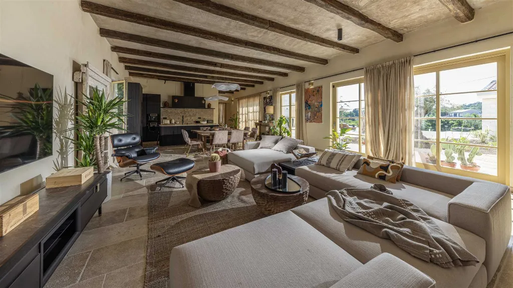 4-Bedroom Villa with Heated Pool in Sveti Petar u Šumi